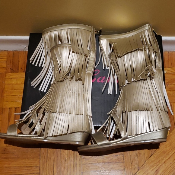 Gold gladiator, fringe sandals - Picture 2 of 5